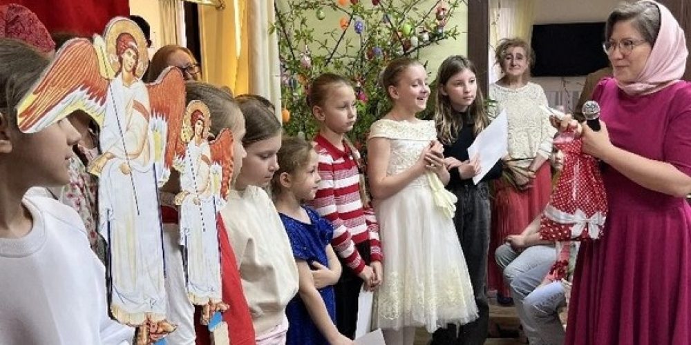 В воскресной школе храма святых мучеников Адриана и Наталии в Бабушкине  прошел большой Пасхальный праздник