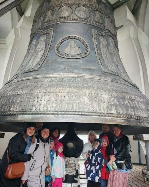 Воспитанники воскресной школы храма иконы Божией Матери «Отрада и Утешение» в Ярославском совершили паломничество в Троице-Сергиеву Лавру