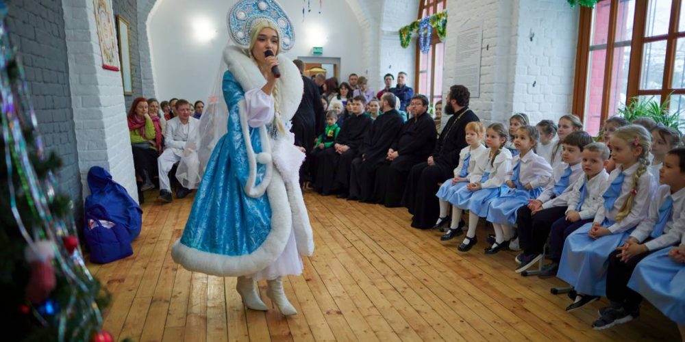 В Центре духовного развития детей при храме Тихвинской иконы Божией Матери прошел детский Рождественский праздник