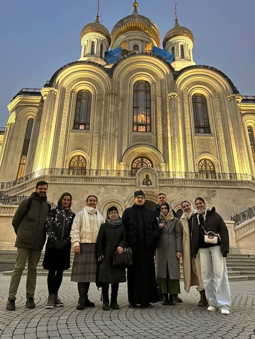 Молодежь храма иконы Божией Матери «Отрада и Утешение» в Ярославском посетила с экскурсией Сретенский монастырь