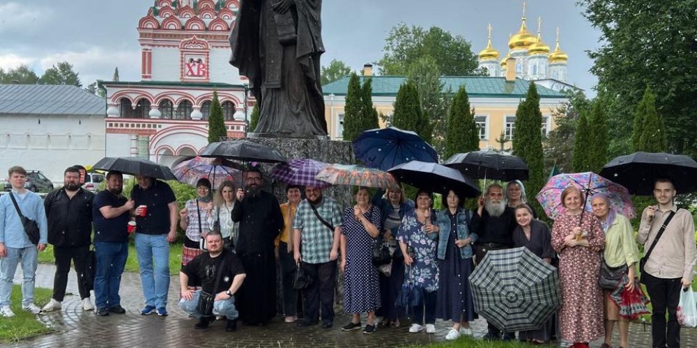 Прихожане храма иконы Божией Матери «Живоносный Источник» в Бибиреве посетили Свято-Успенский Иосифо-Волоцкий монастырь