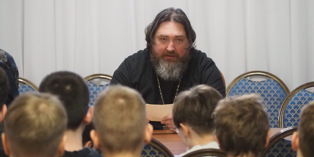 Председатель Отдела по делам физической культуры и спорта Московской епархии провел встречу с юными спортсменами в храме Собора Московских святых в Бибиреве