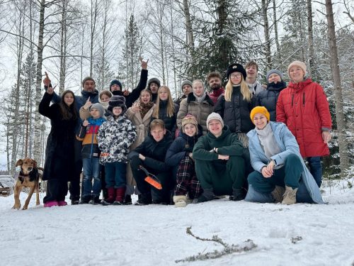 Молодежный отдел храма Покрова Пресвятой Богородицы в Медведкове встретил новый год лыжным походом