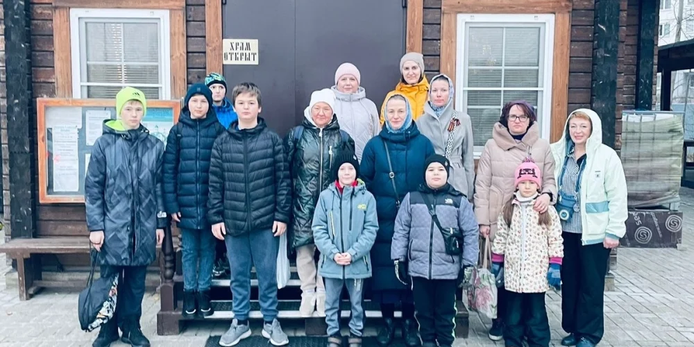 Социальная поездка от учеников воскресной школы храма Усекновения главы Иоанна Предтечи в поселке Северный