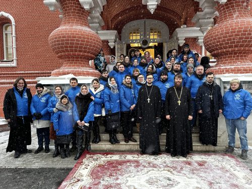 Молодежь Северо-Восточного викариатства приняла участие в торжественном Богослужении при освящении храма Живоначальной Троицы при бывшем приюте имени Бахрушиных