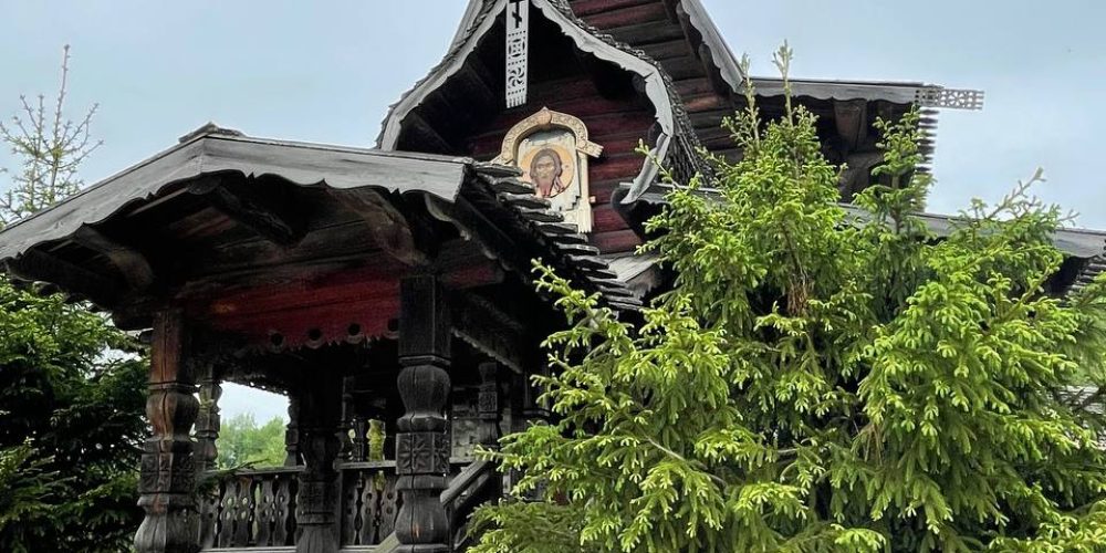 Прихожане храма Казанской иконы Божьей Матери в Лосиноостровской посетили Хотьков и Гремячий ключ