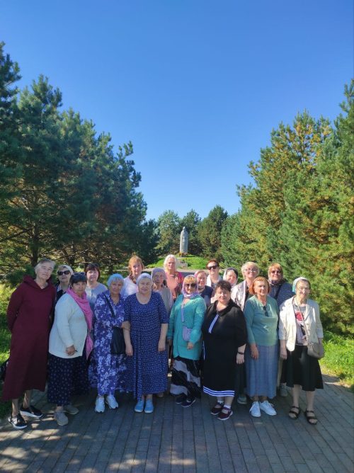 Прихожане храма иконы Божией Матери «Неопалимая купина» в Отрадном посетили святые места на севере Подмосковья