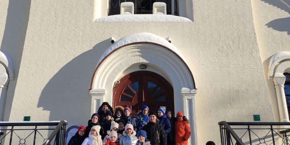Ученики четвертого класса школы №1554 побывали в храме иконы Божией Матери «Неопалимая Купина» в Отрадном