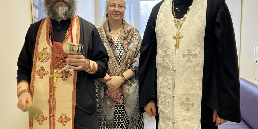 Клирики храмов викариатства окропили святой крещенской водой помещения родильного дома ГКБ №20 им. А.К. Ерамишанцева