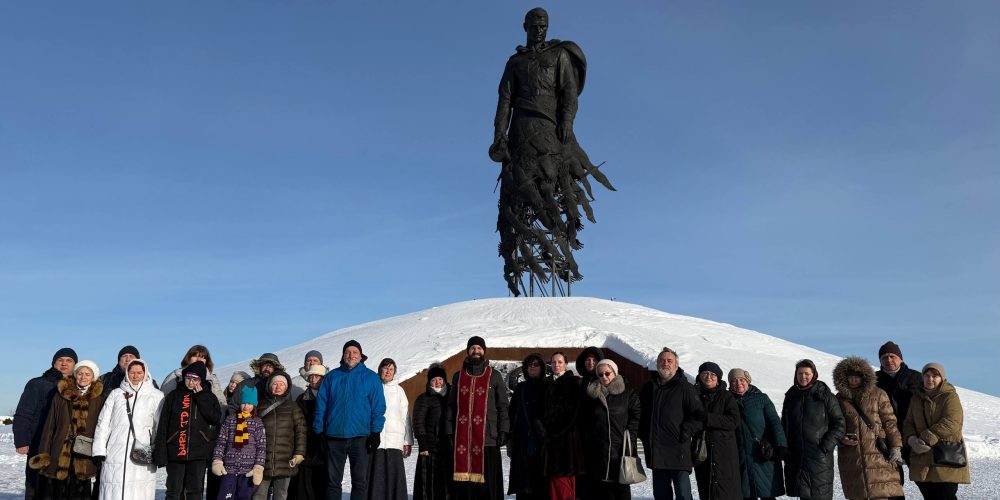 Прихожане храма Положения Ризы Пресвятой Богородицы во Влахерне, в Леонове совершили однодневную паломническую поездку к сельским святыням Селигера