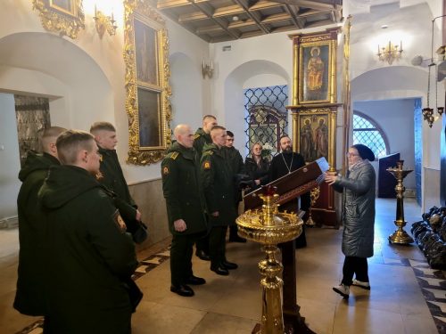 Курсанты МосВОКУ на экскурсии в храме Покрова Пресвятой Богородицы 