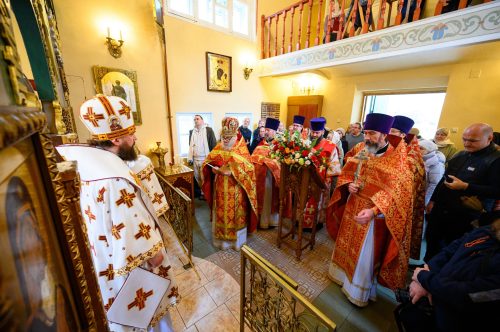 В день престольного праздника митрополит Арсений совершил Литургию в храме Симеона Персидского на Пятницком кладбище