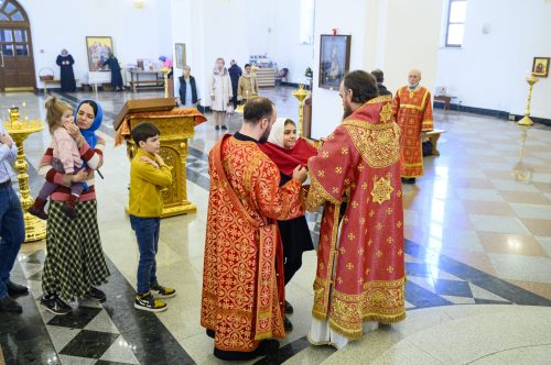 В день памяти святой блаженной Матроны Московской митрополит Арсений совершил Божественную литургию в храме Успения Пресвятой Богородицы в Останкине