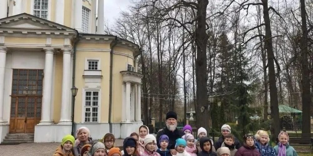 Ученики школы № 709 побывали на экскурсии в храме Владимирской иконы Божией Матери в Виноградове