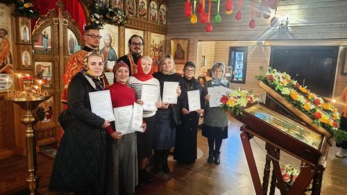 В храме иконы Божией Матери «Отрада и Утешение» в Ярославском состоялось вручение сертификатов выпускникам катехизаторских курсов
