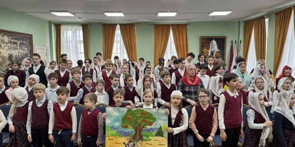 В православной школе имени преподобного Сергия Радонежского в усадьбе Свиблово отметили новый государственный праздник — День коренных малочисленных народов России