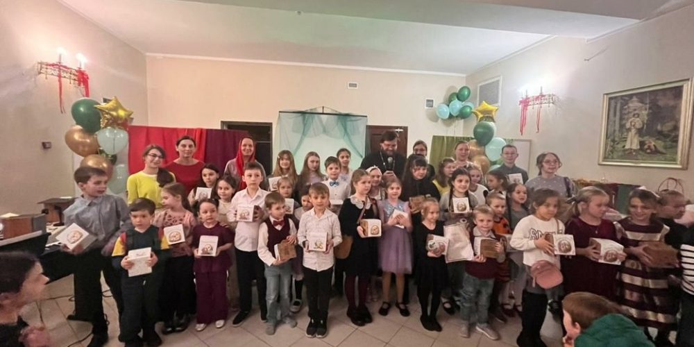 В воскресной школе при храме иконы Божией Матери «Неопалимая Купина» в Отрадном прошёл пасхальный праздник