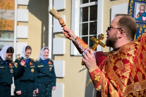 В день престольного праздника в храме великомученика Георгия Победоносца при Академии ГПС МЧС России совершена Литургия