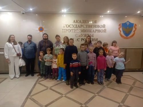 Воспитанники воскресной школы храма преподобного Сергия Радонежского в Бибиреве побывали на экскурсии в Академии ГПС МЧС России