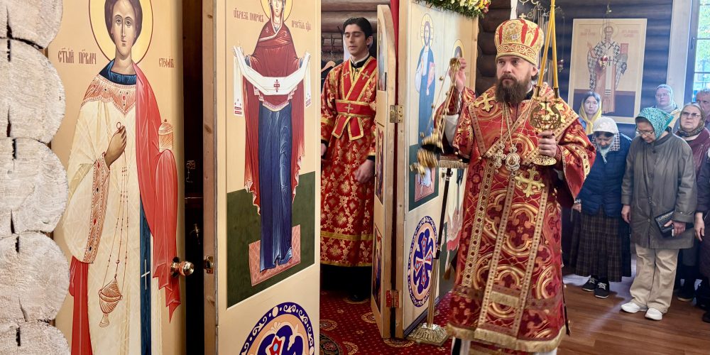 Митрополит Арсений совершил Литургию в храме святителя Макария (Невского), митрополита Московского и Коломенского, в Бутырском