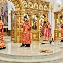 В канун Недели о самаряныне митрополит Арсений возглавил всенощное бдение в храме Успения Пресвятой Богородицы в Останкине