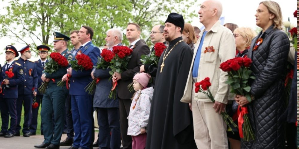 И.о.настоятеля храма святых равноапостольных Мефодия и Кирилла в Ростокине выступил на районном митинге в честь 81-годовщины Великой Победы