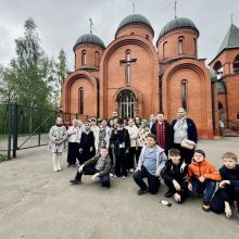 Учащиеся школы № 962 с экскурсией посетили храм святителя Николая Мирликийского в Отрадном