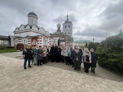 Прихожане храма иконы Божией Матери «Живоносный источник» в Бибиреве посетили Николо-Пешношский монастырь