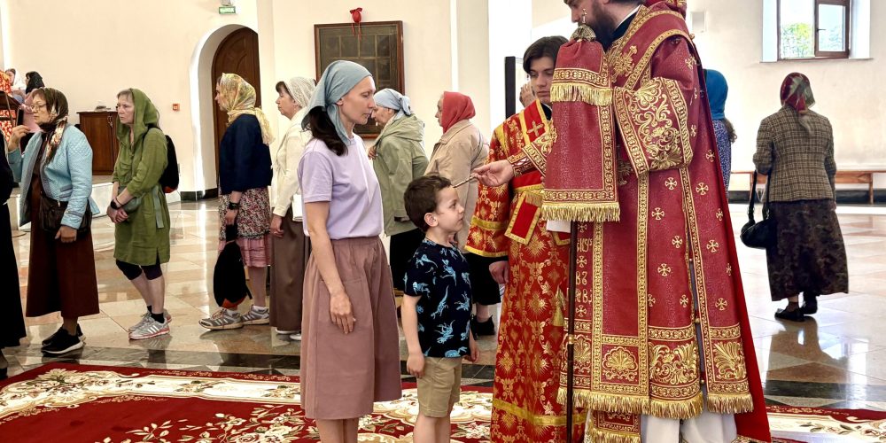 В канун Недели 6-й по Пасхе митрополит Арсений возглавил всенощное бдение в храме Успения Пресвятой Богородицы в Останкине