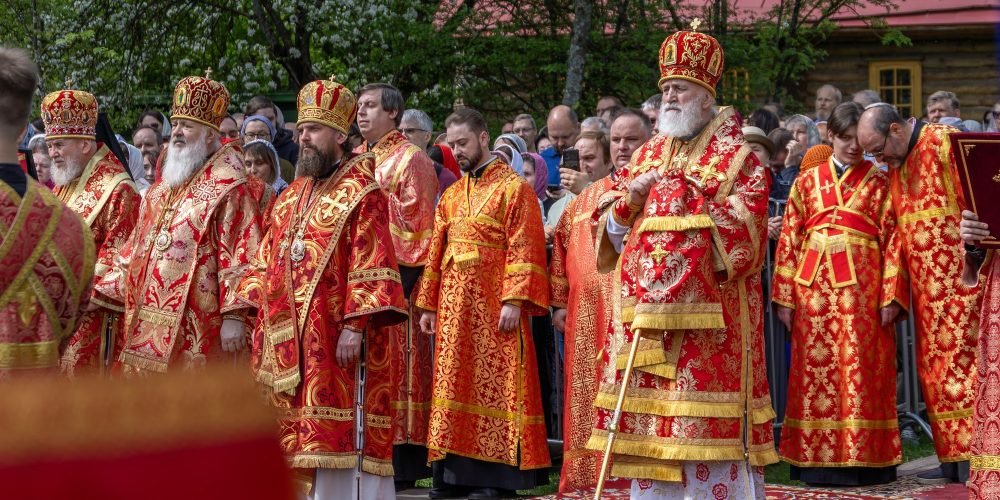 В праздник Собора новомучеников, в Бутове пострадавших, митрополит Арсений сослужил за Литургией на Бутовском полигоне