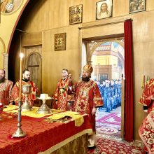 Митрополит Арсений совершил Божественную литургию в храме святителя Николая Мирликийского в Покровском